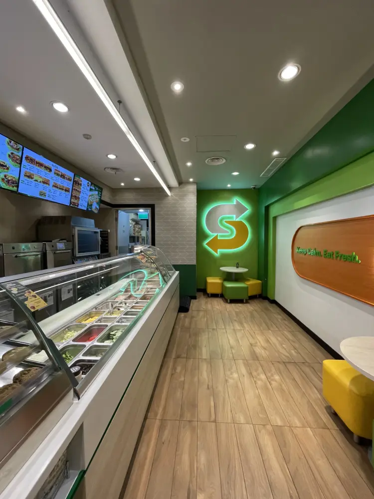 Subway - Terminal 2E 7