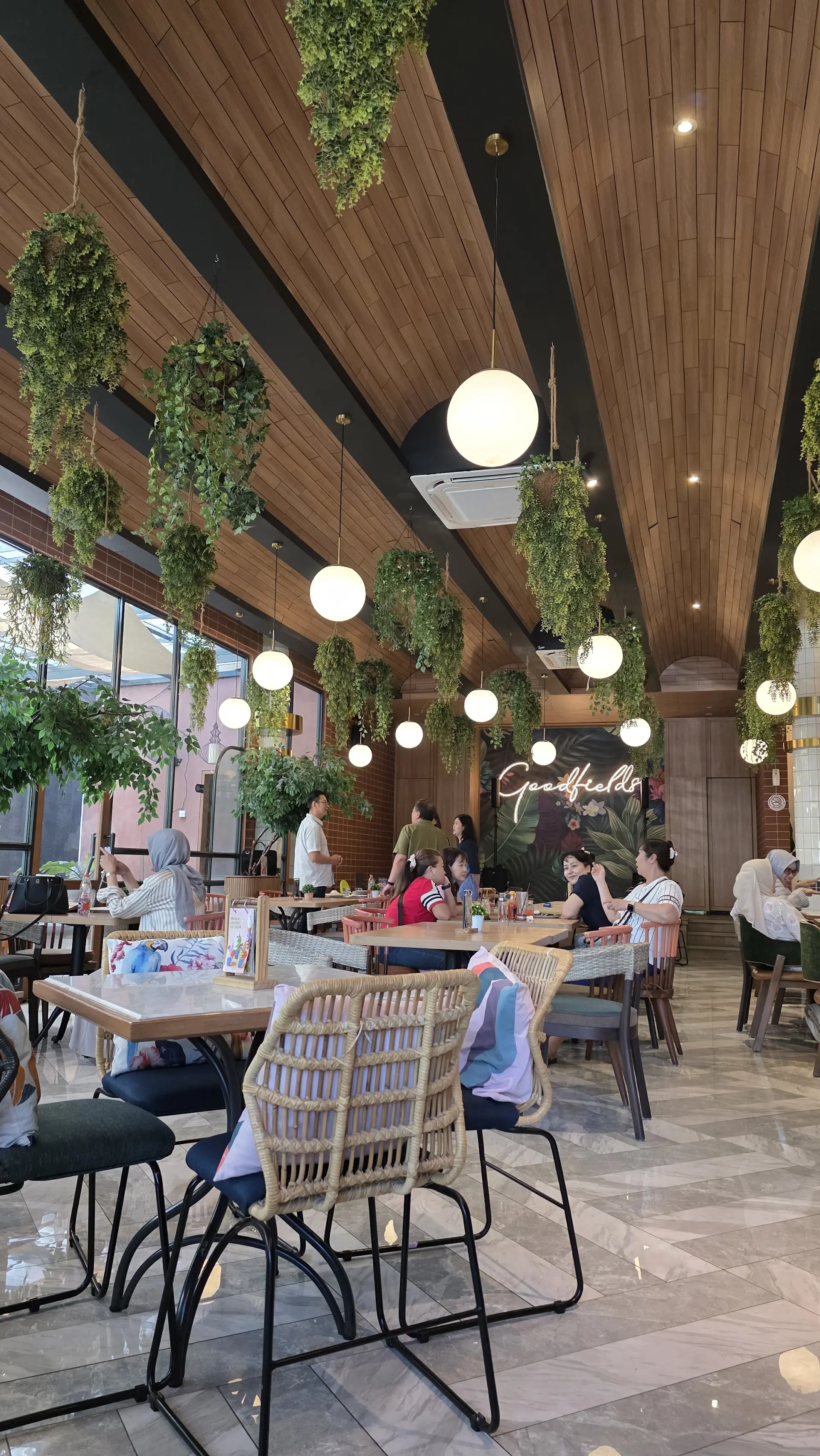 Is this 4.8-star god-tier spot in Makassar really worth the flight? 4