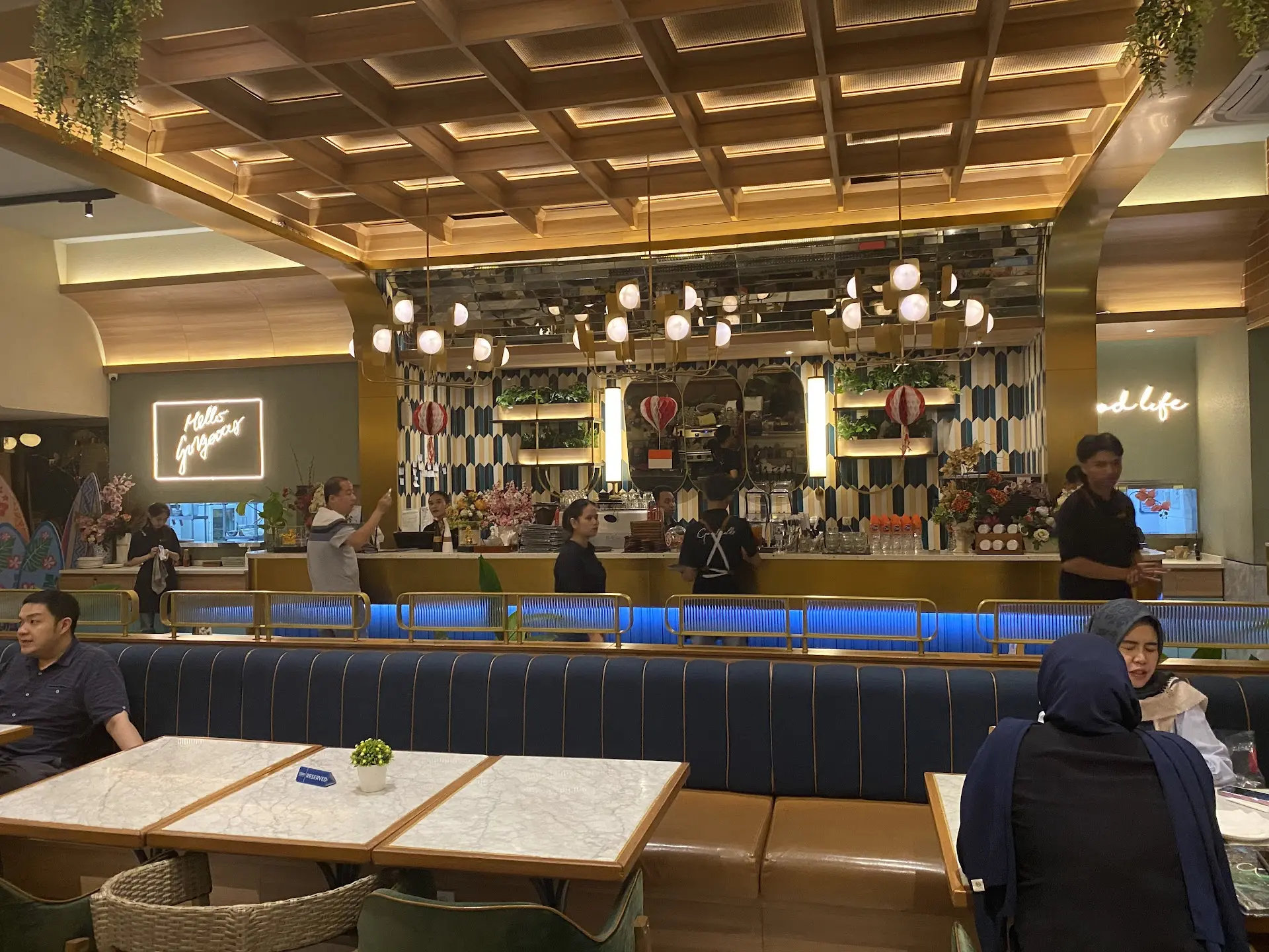 Is this 4.8-star god-tier spot in Makassar really worth the flight? 5