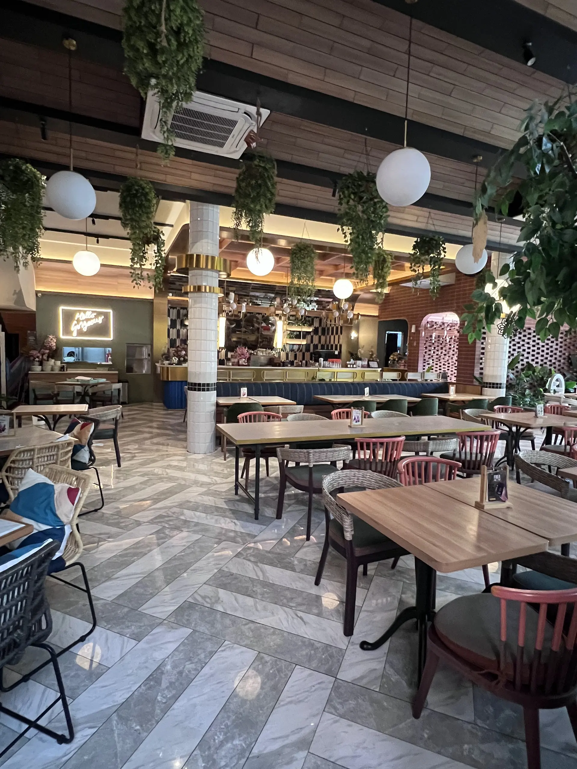 Is this 4.8-star god-tier spot in Makassar really worth the flight? 2