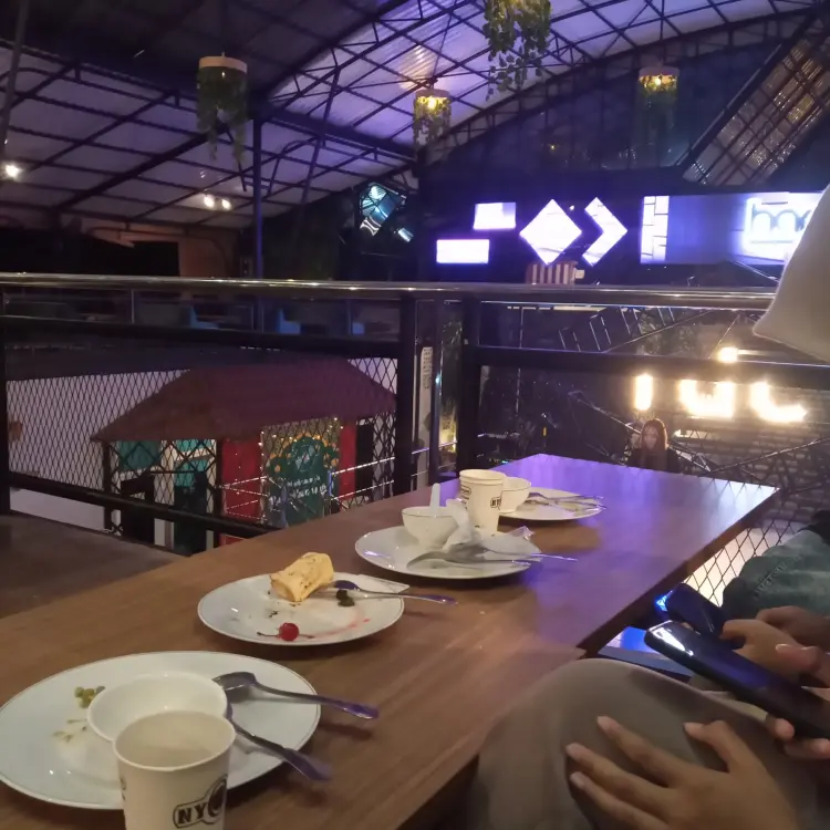 REPUBLIK DENDY CAFE KEDIRI 4