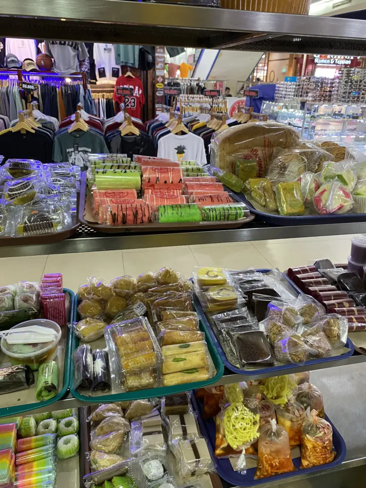 Resto, Cake & Bakery Sariwangi 9