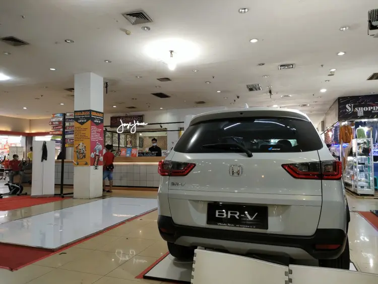 Resto, Cake & Bakery Sariwangi 2