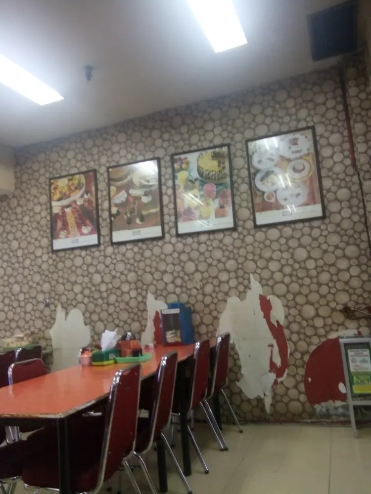 Resto, Cake & Bakery Sariwangi 5