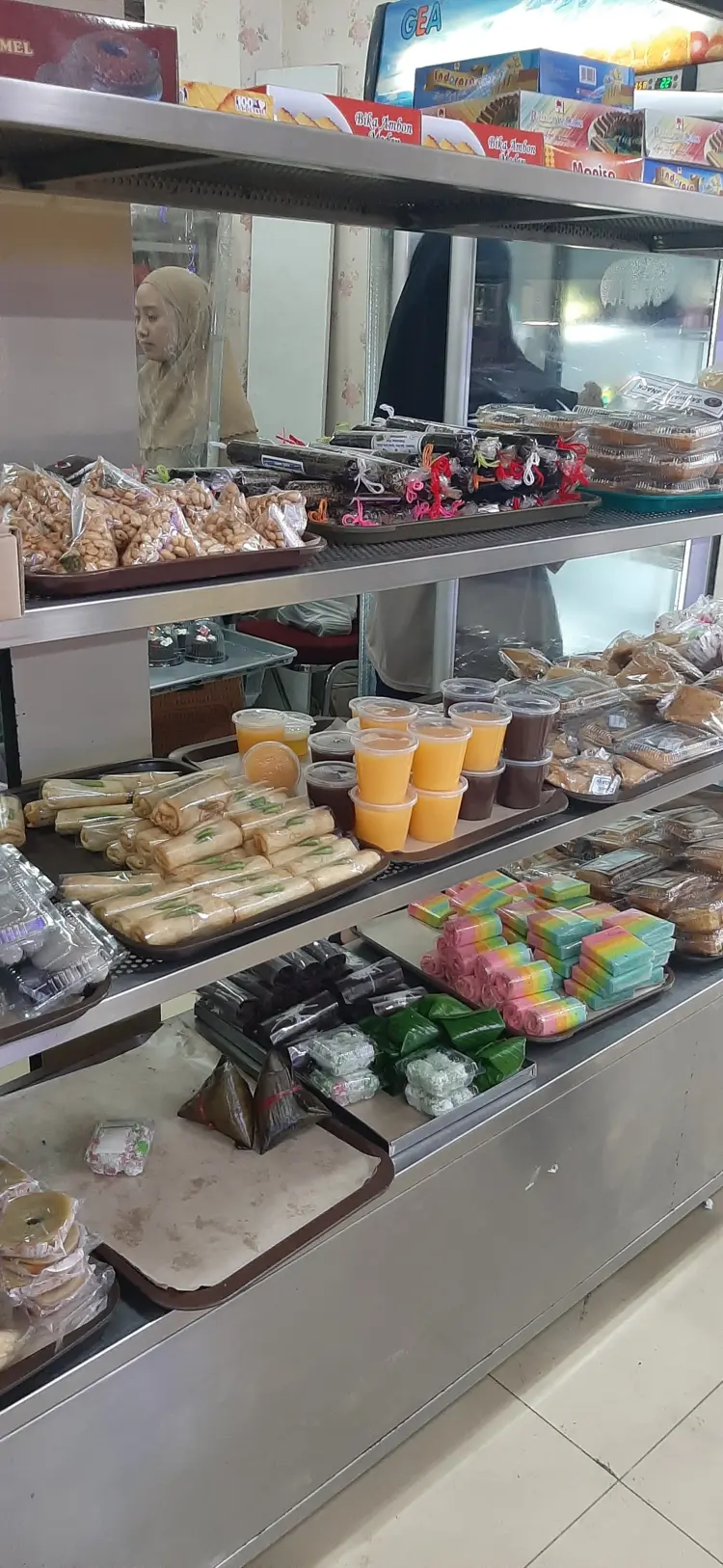 Resto, Cake & Bakery Sariwangi 3