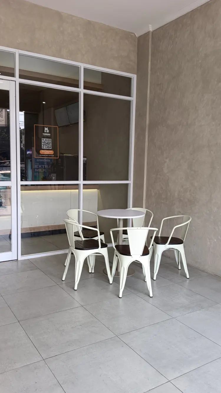 TOMORO COFFEE - Benda 2