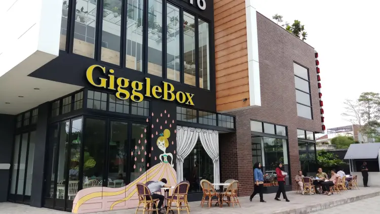 Giggle Box Kota Baru Parahyangan - Bandung 1