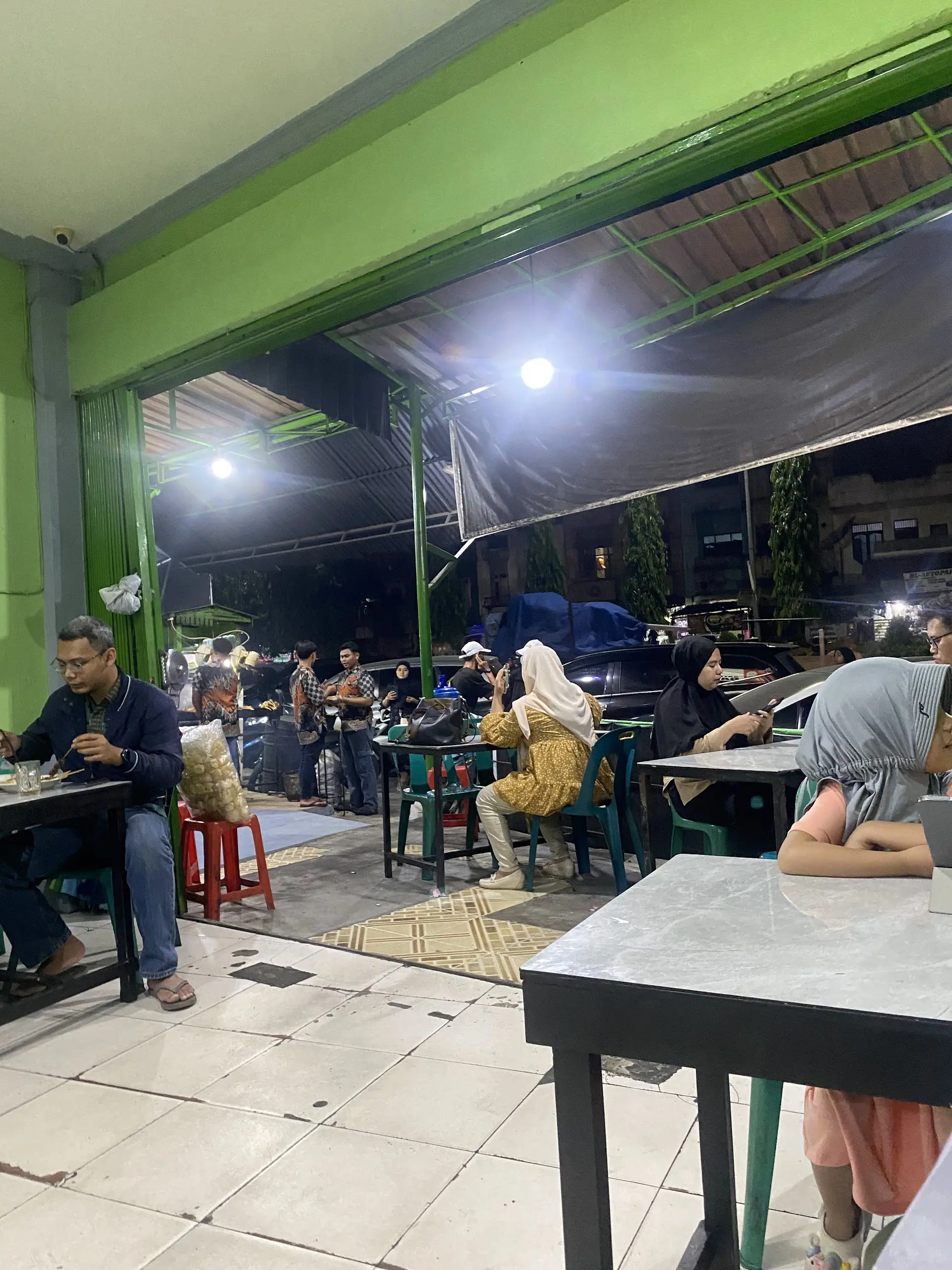 Would you cook with a cockroach for a taste of Medan's #1 satay? 2