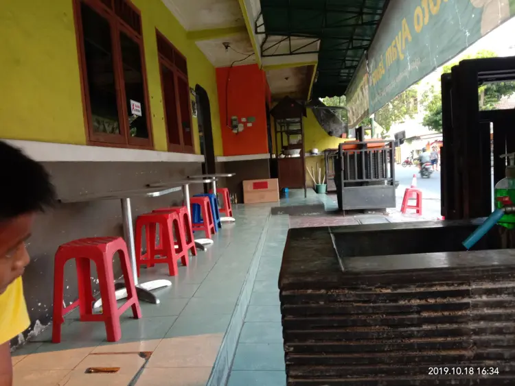 Warung Soto Ayam Jawa Resep Pak To 3