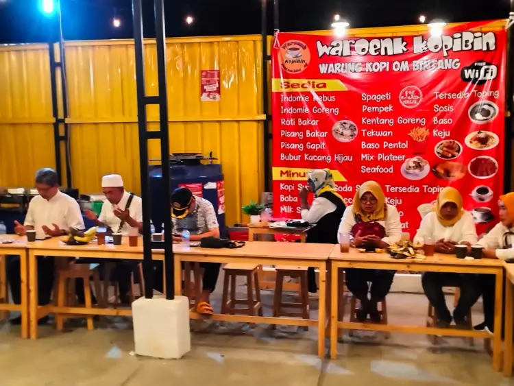Waroenk Kopibin 9