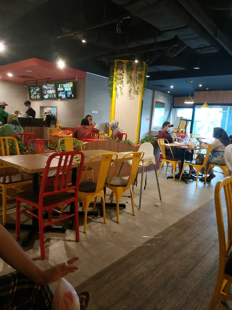 Hungry Pizza - Plaza Surabaya 9