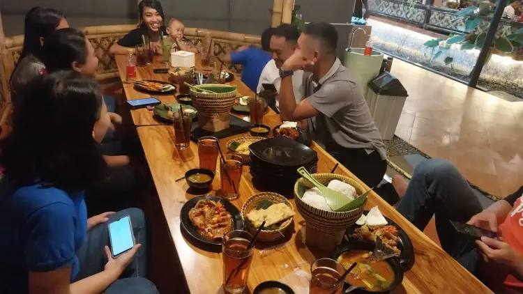 Even the President checks in here? This 'Village' restaurant in Semarang is unbelievably under 100k per person