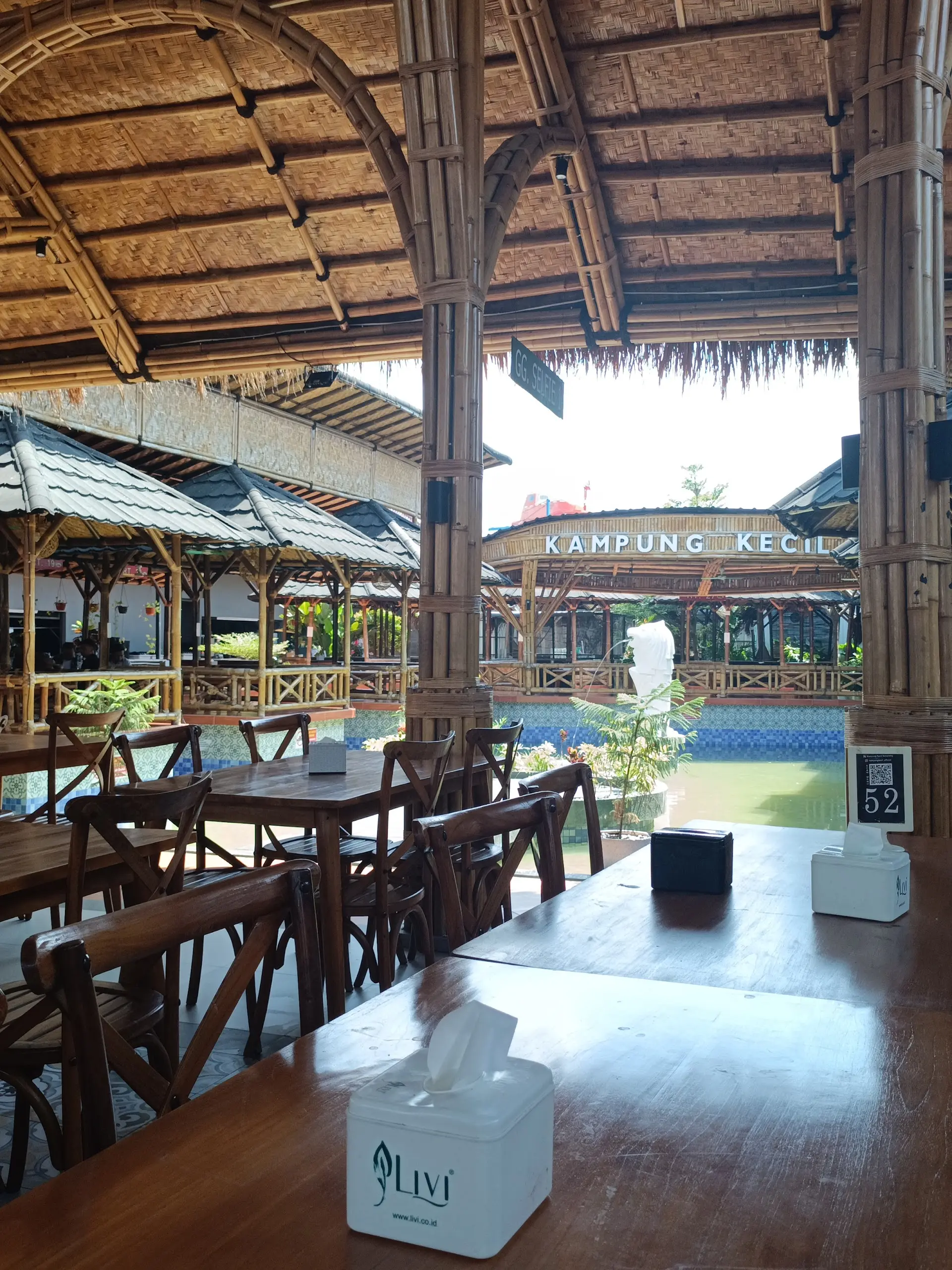 Even the President checks in here? This 'Village' restaurant in Semarang is unbelievably under 100k per person 3