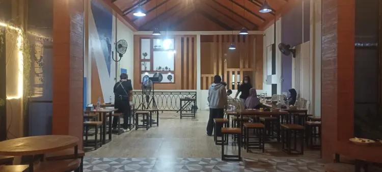 Dynos Coffee & Kitchen 5