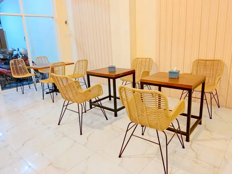 Dynos Coffee & Kitchen 7