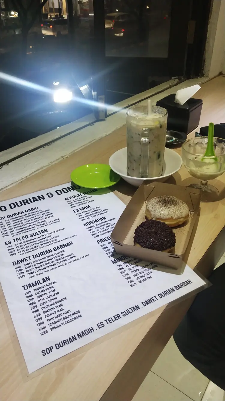 OO Durian & Donut 9