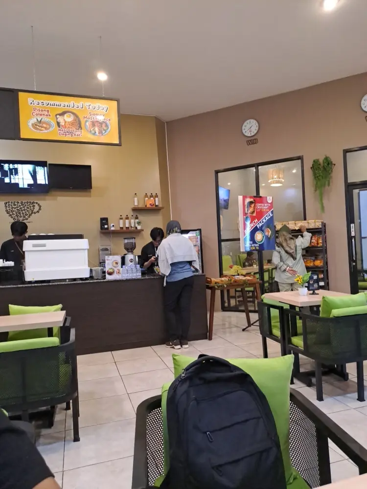 Masterpiece Bistro - Bandara Syamsudin Noor 6