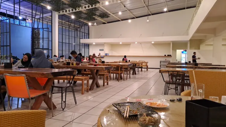 Warung Pak Untung Cafe 1