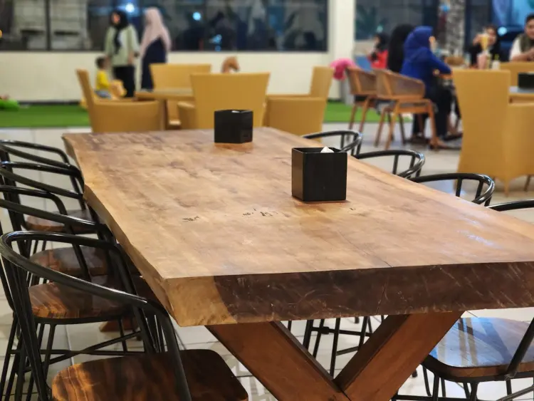 Warung Pak Untung Cafe 4