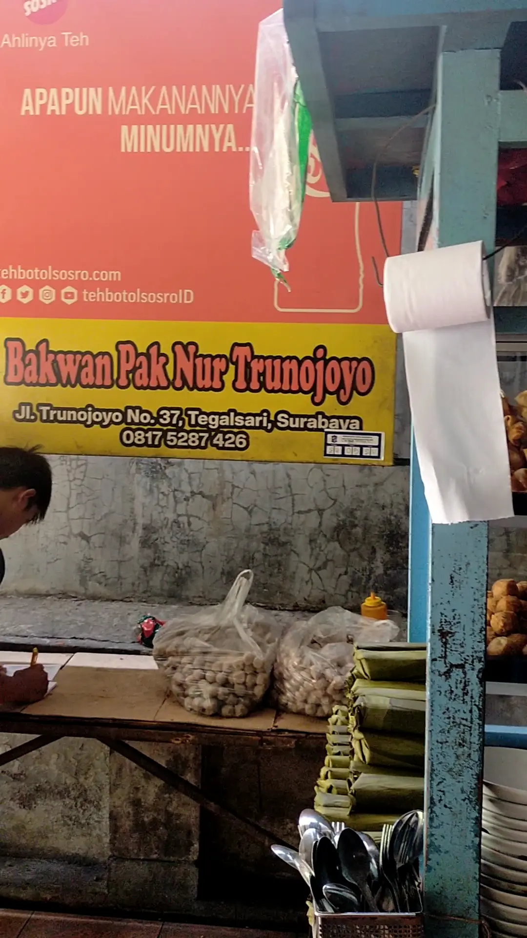 Bakso Surabaya ini, enak sih enak, tapi cara bayarnya... menguji iman banget! 5