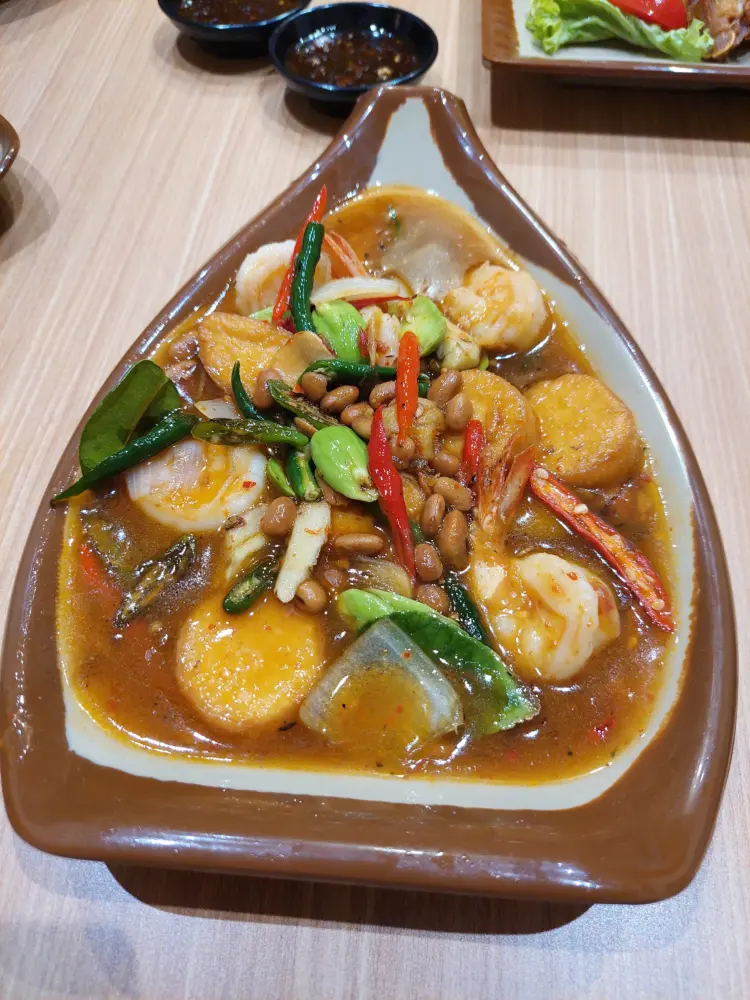KAMPOENG NELAYAN seafood restaurant 9
