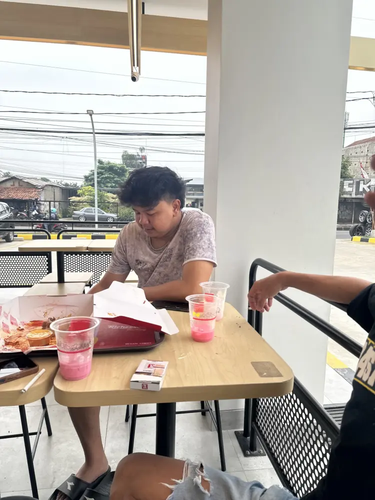 Richeese Factory Bojongsari 6