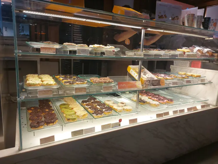 J. Co donuts & coffee - plaza festival 1