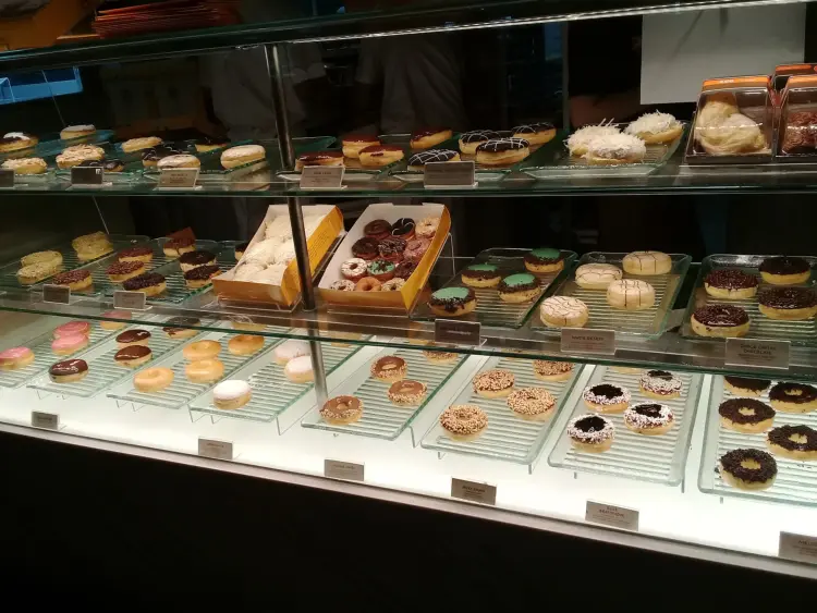 J. Co donuts & coffee - plaza festival 10