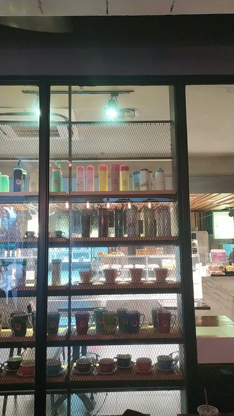 J. Co donuts & coffee - plaza festival 7