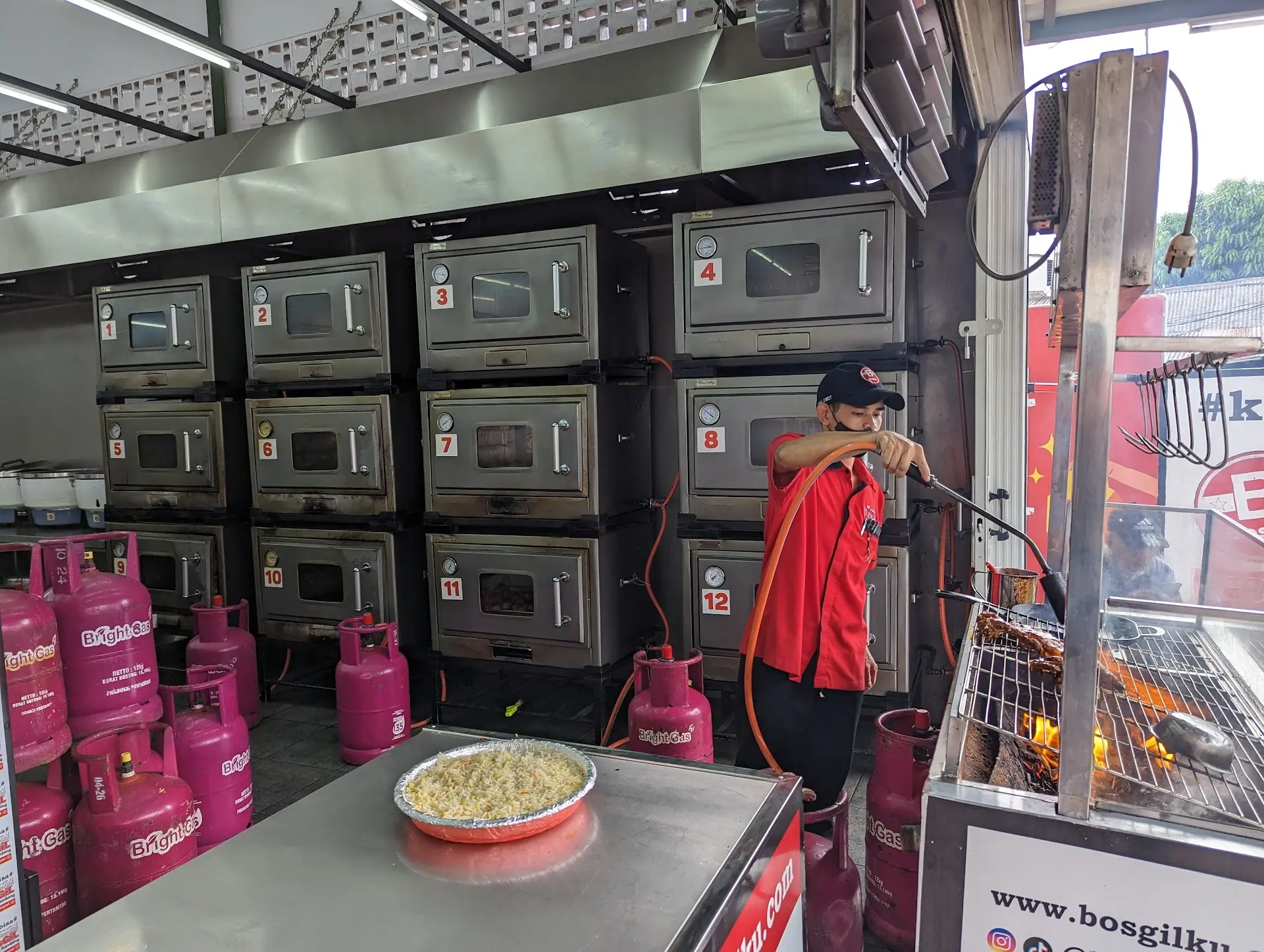 Modal 50rb-an makan sampai begah, ini tempat apaan sih ratingnya 4.9 di Google dari hampir 10rb review? 2