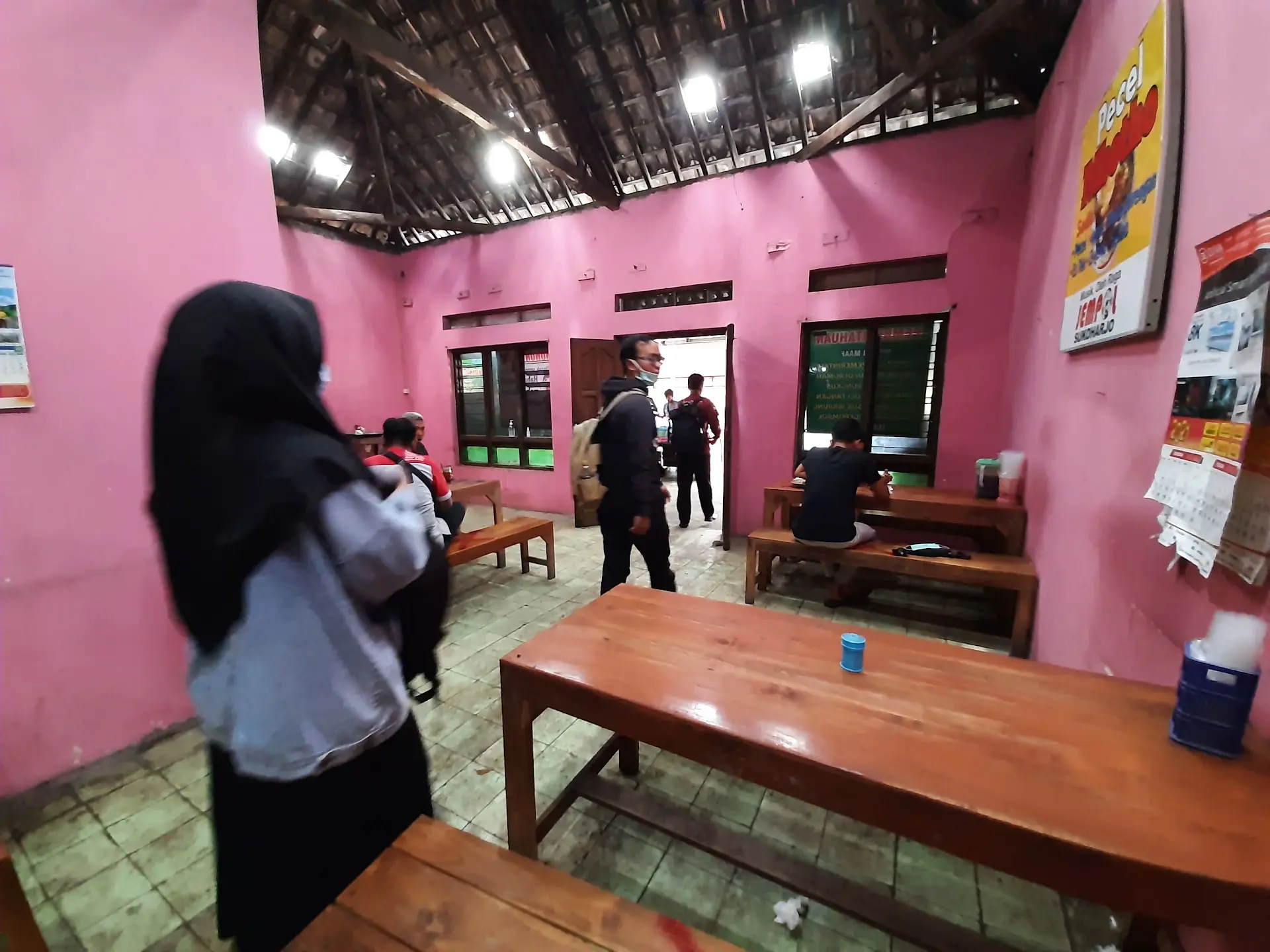 嗜辣星人请进！这家Sukoharjo的Nasi Pecel能把你辣出眼泪 3