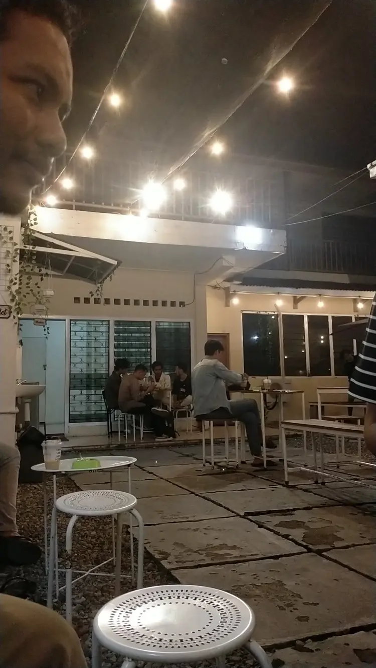Kopi Paripurna & Roastery 9