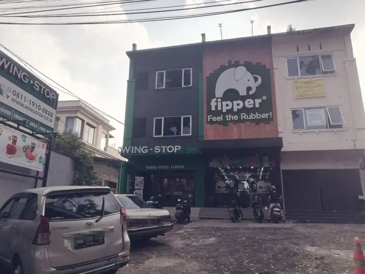 WINGSTOP CIHAMPELAS BANDUNG 1