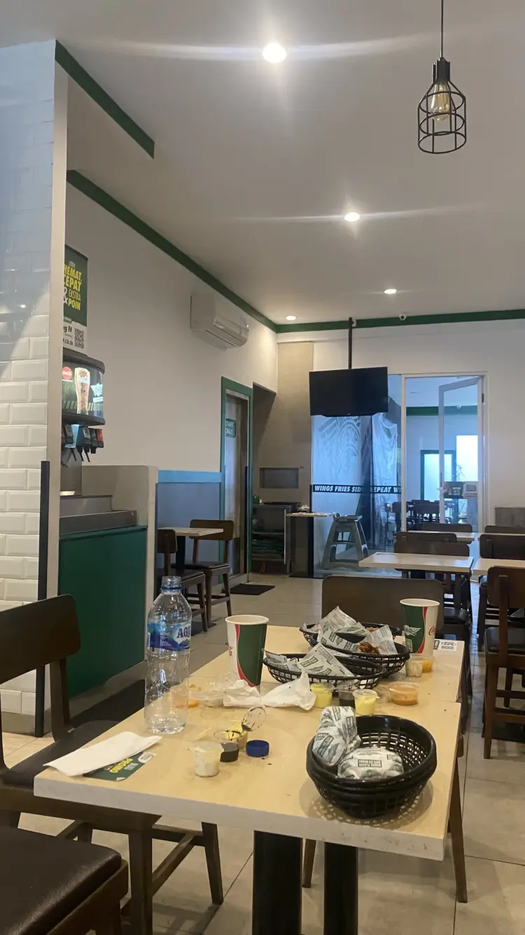 WINGSTOP CIHAMPELAS BANDUNG 9
