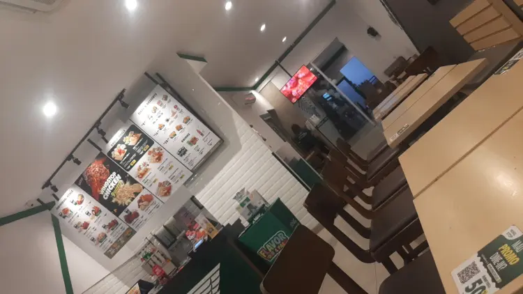 WINGSTOP CIHAMPELAS BANDUNG 6