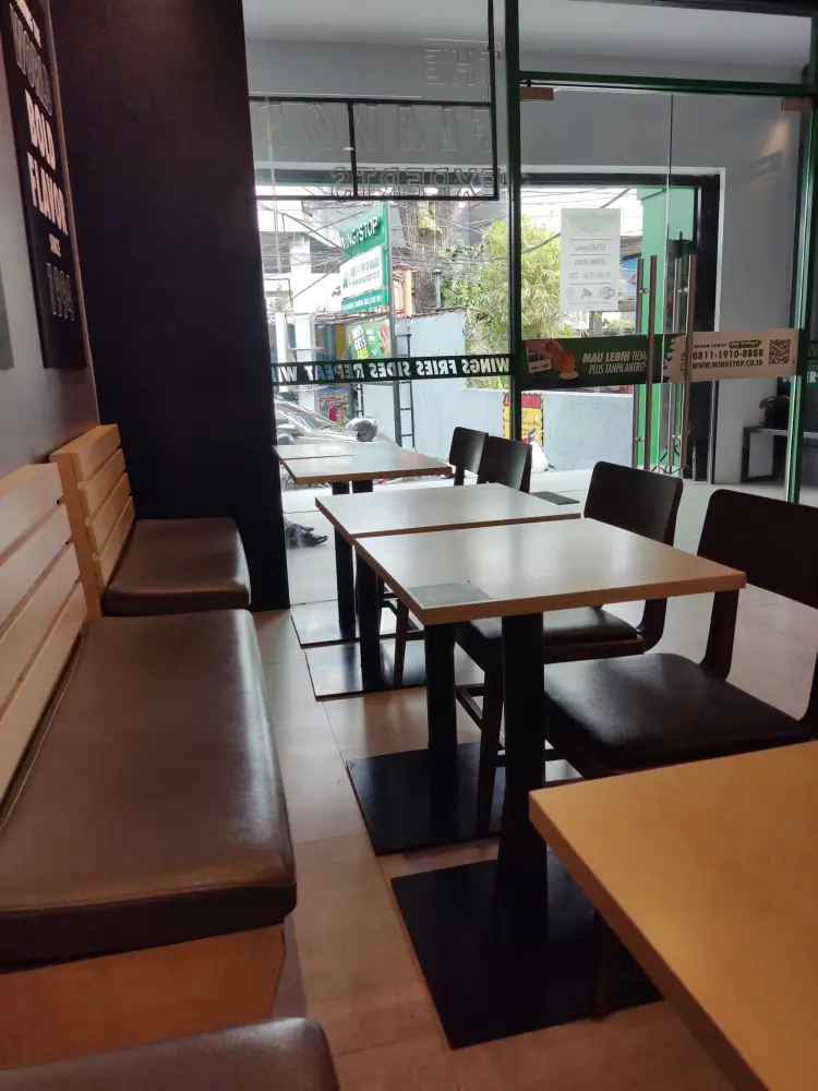 WINGSTOP CIHAMPELAS BANDUNG 8