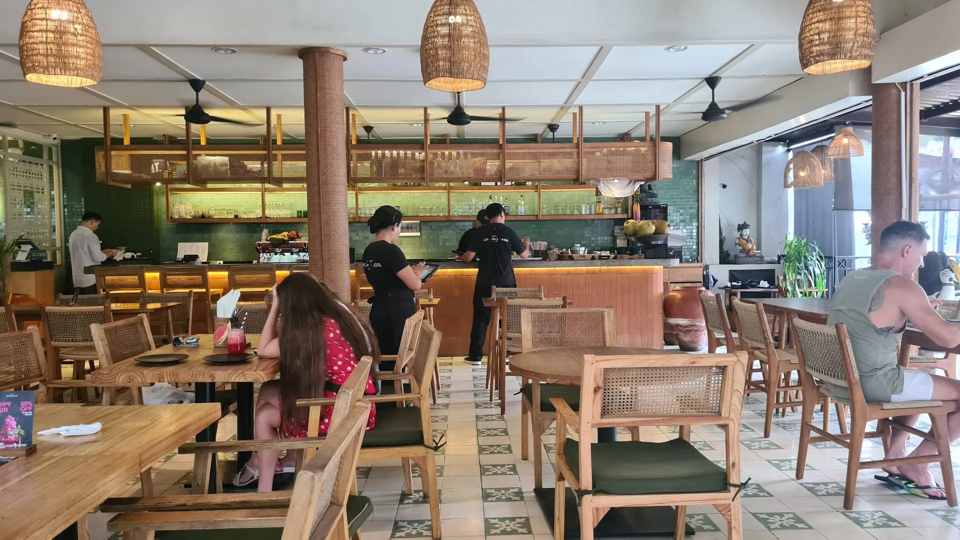 1.5-Hour Wait for This Pad Thai? Is This Bali Thai Spot Really That Amazing? 3