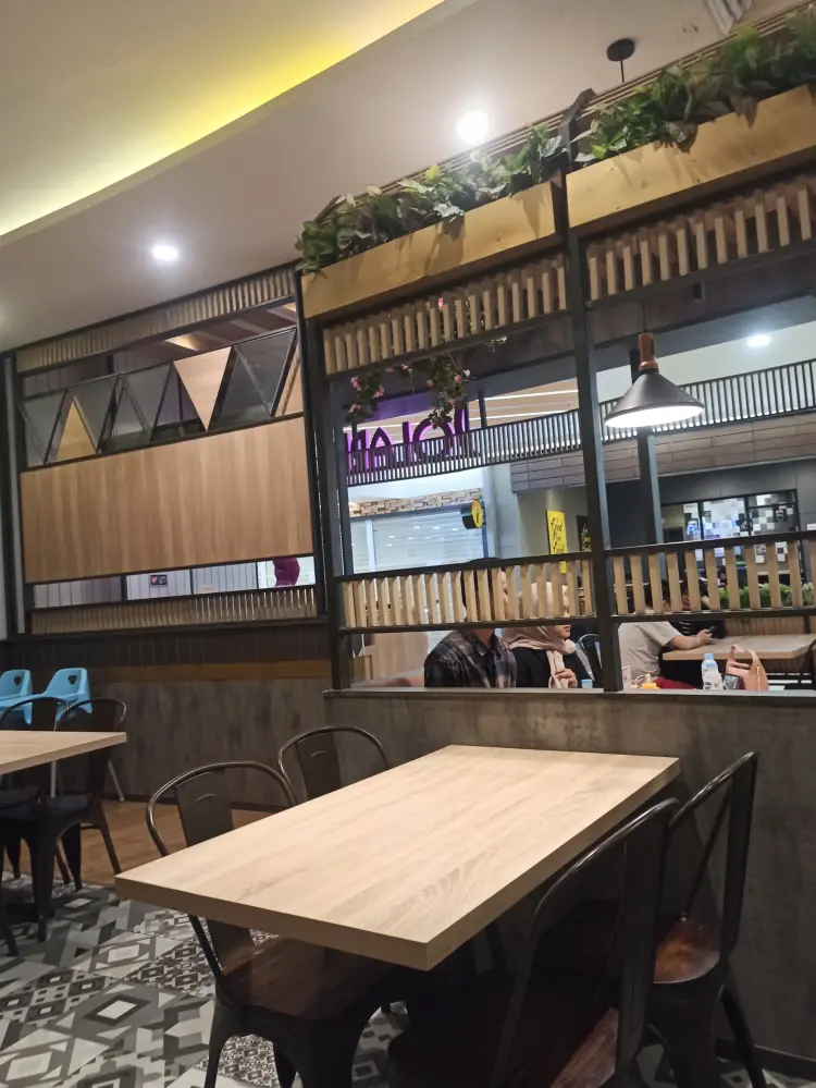 Solaria - Mall Centre Point 3