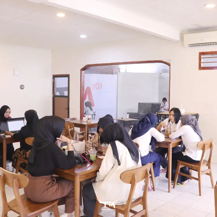 Tanggal Merah Coffee & Eatery 8