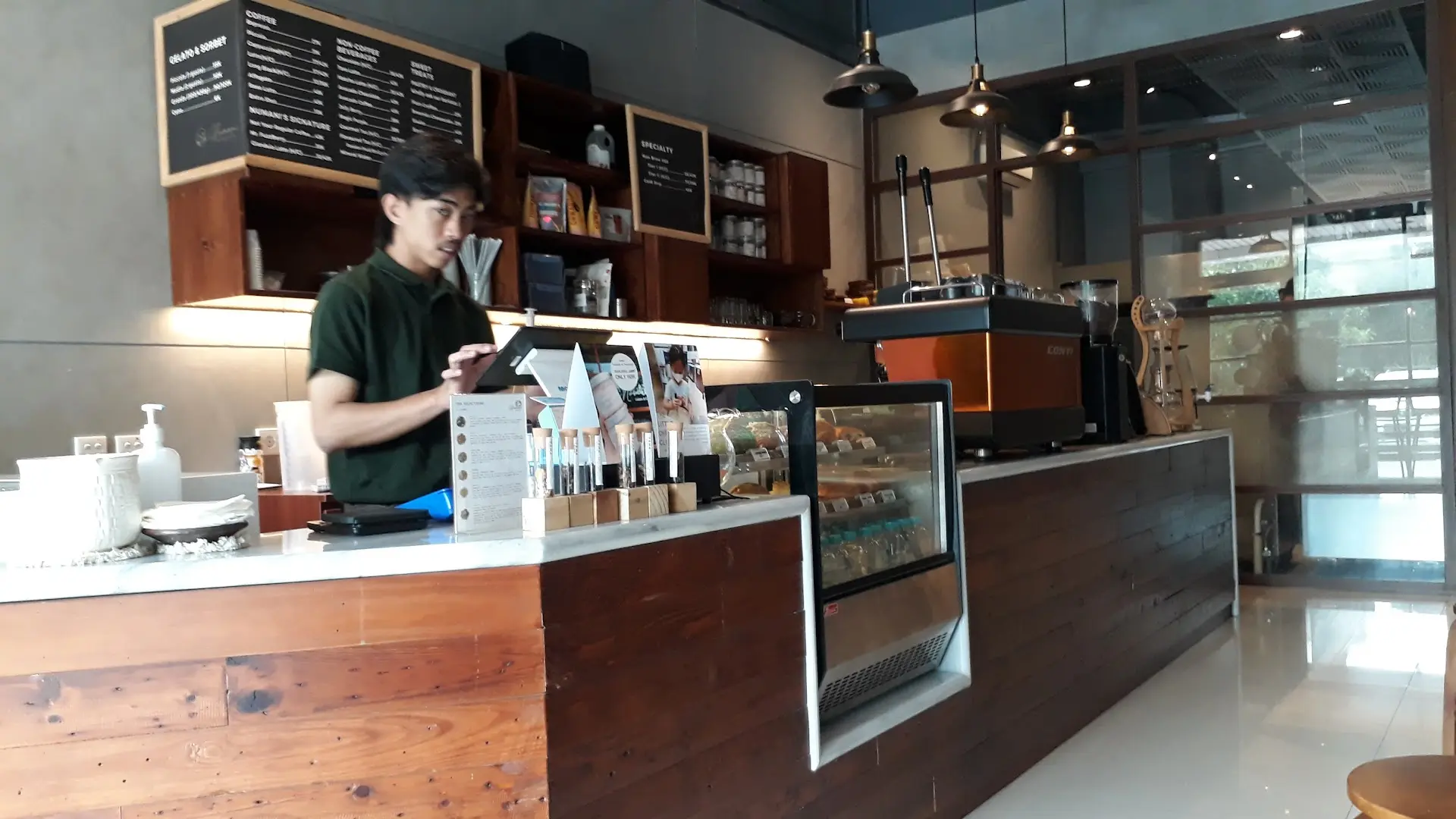 Jakarta's Surprise of the Year: This Roadside Spot Cured My "Sweet-Tooth PTSD" 2