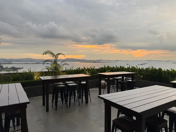 Altitude Rooftop Bar and Lounge 3