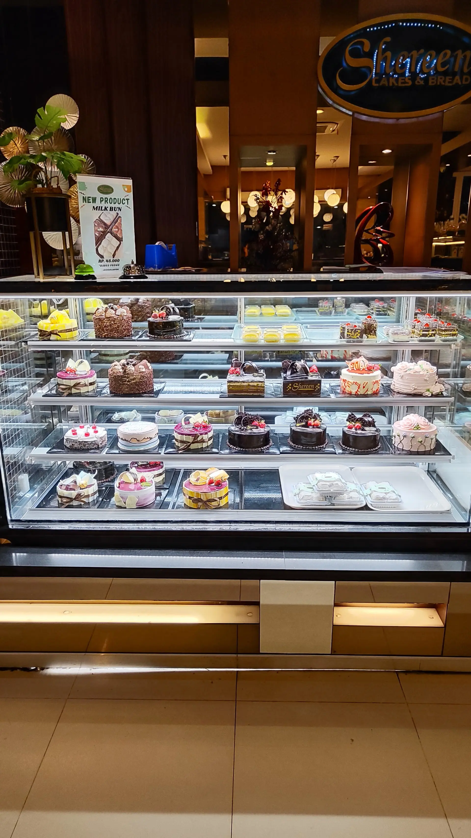 Toko Roti Lokal legendaris di Lampung, siap-siap bilang Anjay pas bayar 3