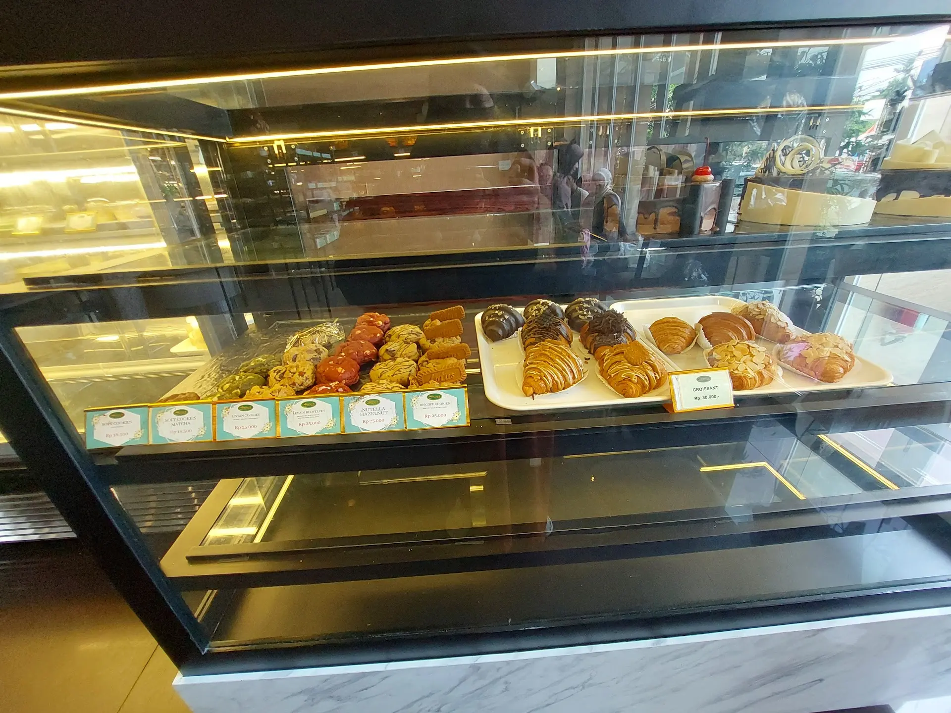 Toko Roti Lokal legendaris di Lampung, siap-siap bilang Anjay pas bayar 1