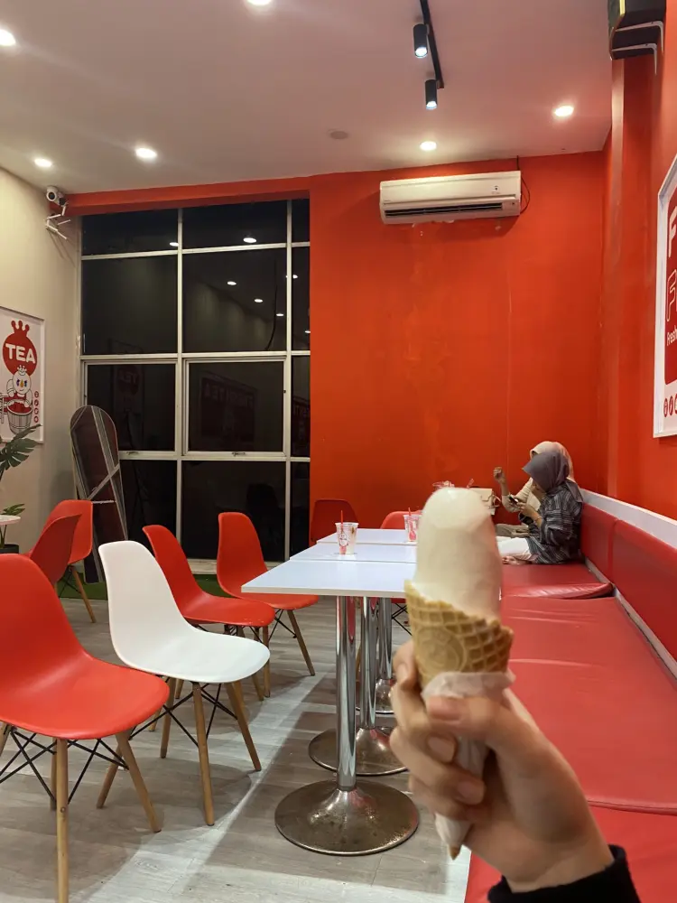 Mixue Pramuka - Ice cream and Tea 6