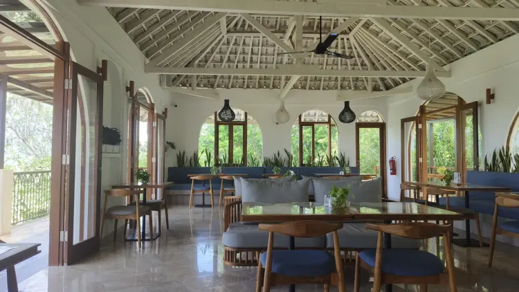 Manna Cafe Jimbaran 10