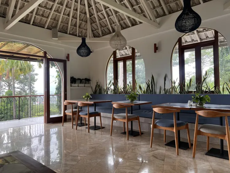 Manna Cafe Jimbaran 2