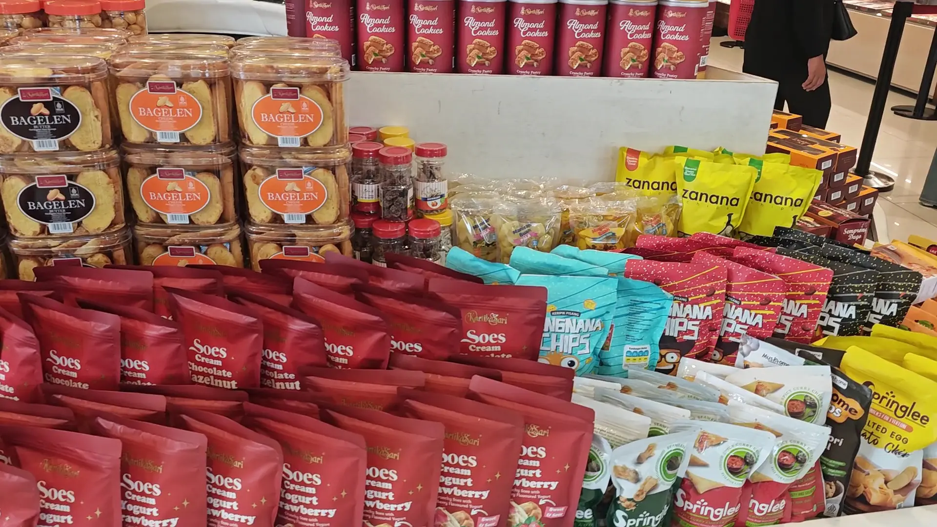 Cuma toko roti doang? Kartika Sari kok bisa sih bikin se-Bandung antre? 1