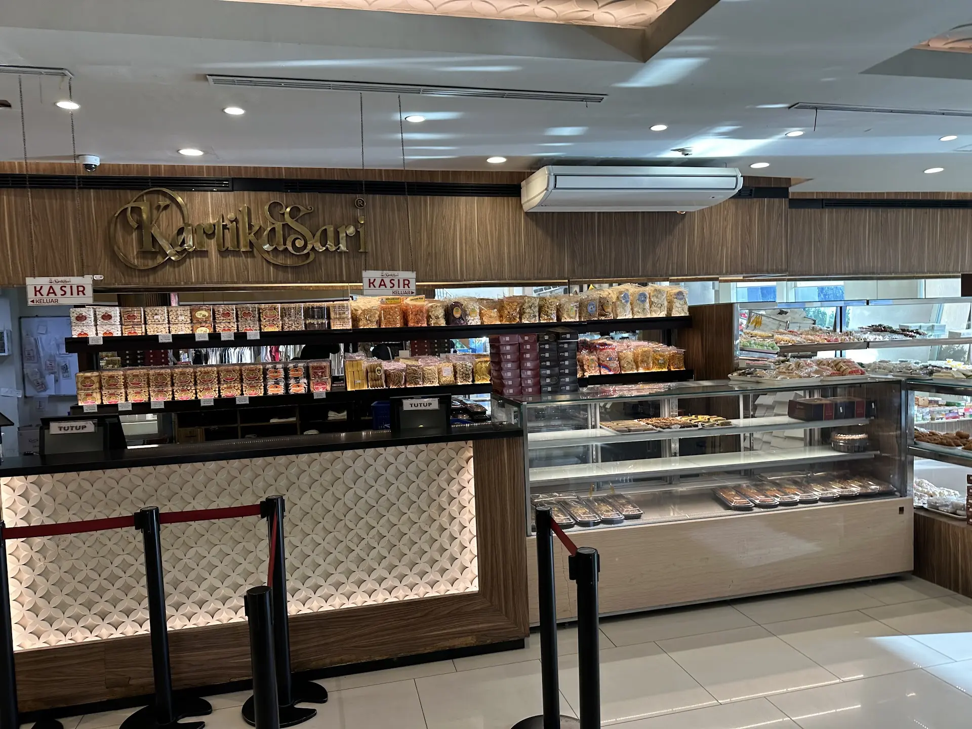 Cuma toko roti doang? Kartika Sari kok bisa sih bikin se-Bandung antre? 4