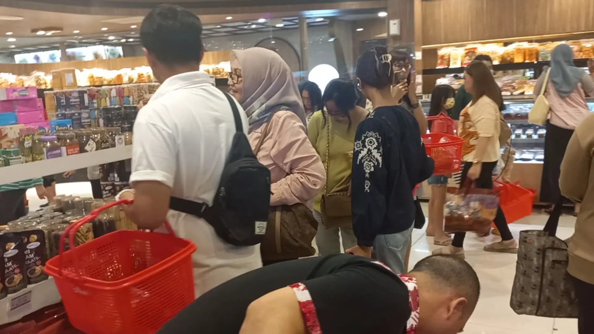 Cuma toko roti doang? Kartika Sari kok bisa sih bikin se-Bandung antre? 2