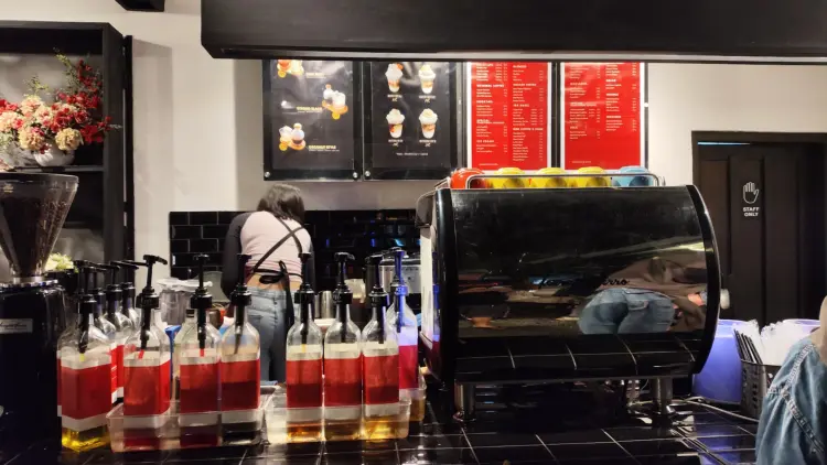 LegiPait. food & coffee Pajajaran Sumber 9